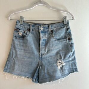 Levi’s Ribcage Distressed Denim Shorts Never Worn